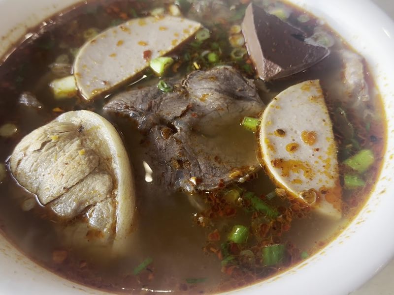 MaMa’s Pho food