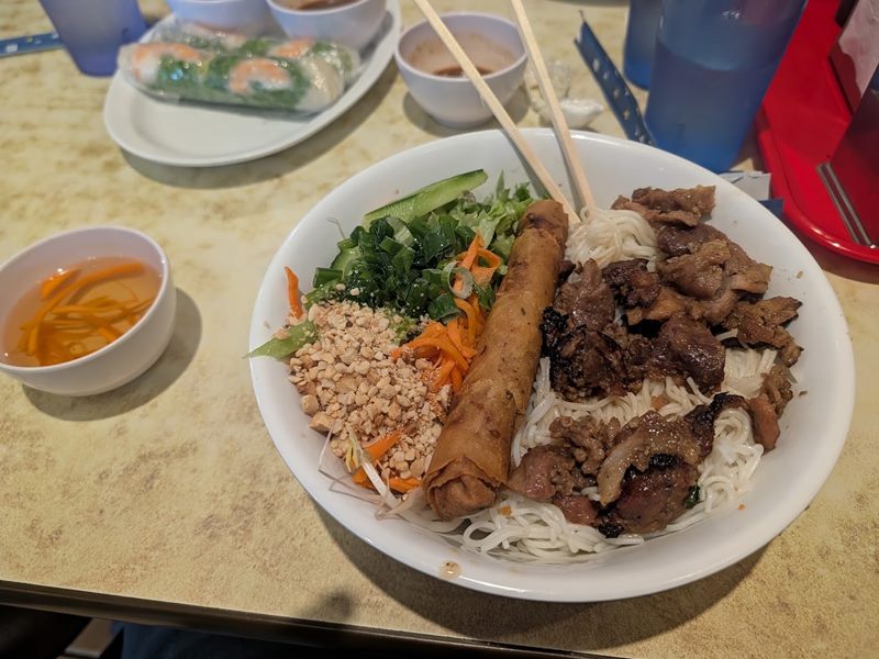 MaMa’s Pho food